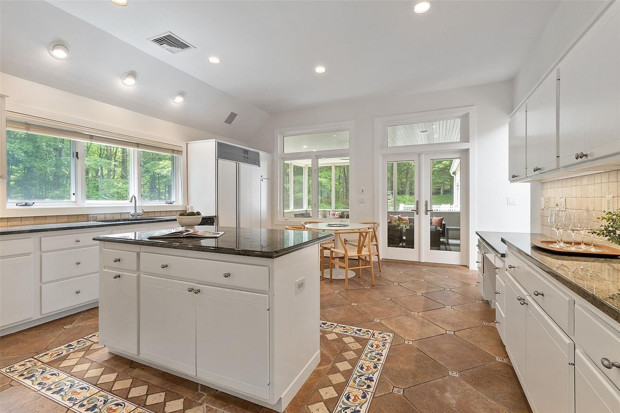 Dining room, Interior, Kitchen, Recessed Lighting