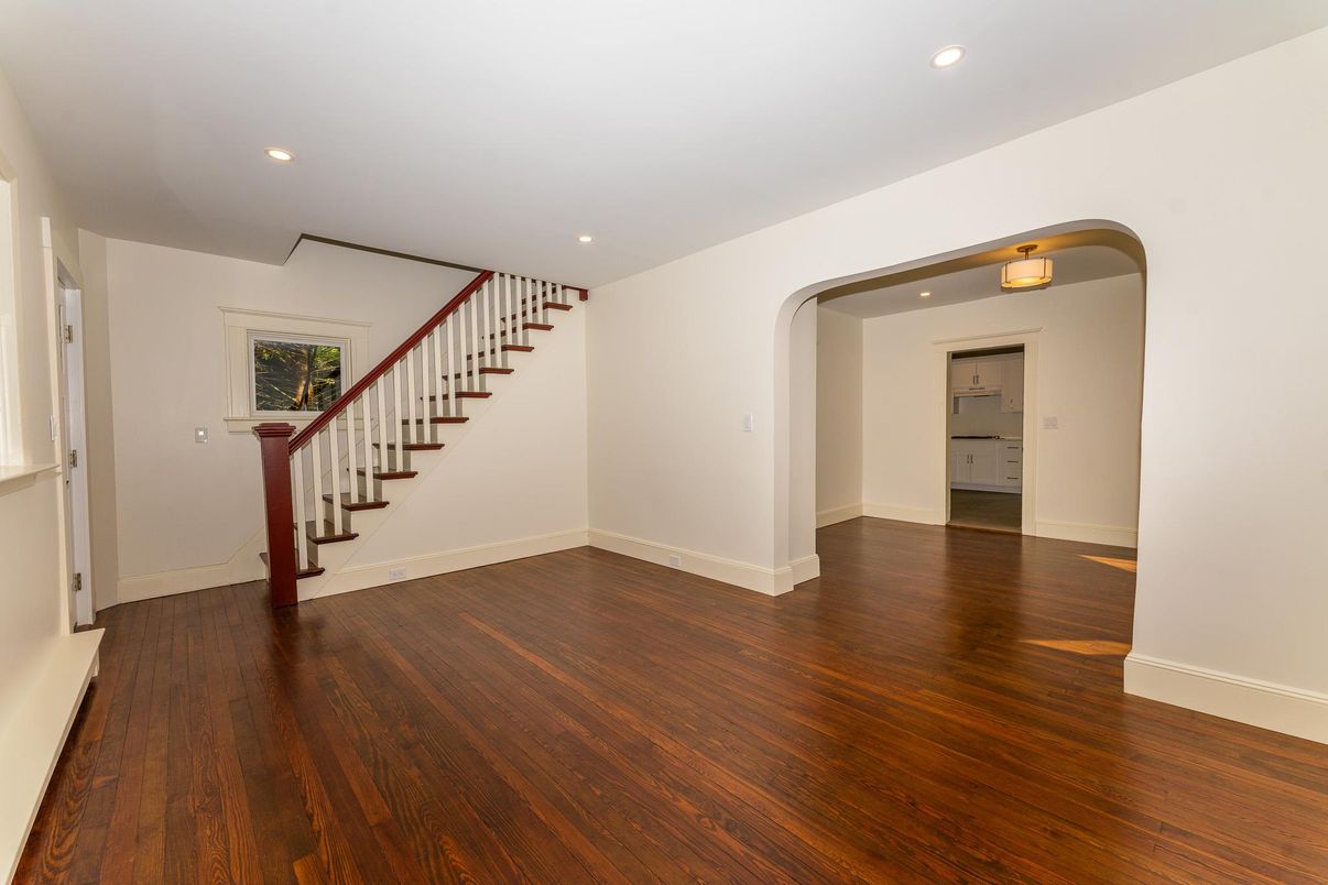 Empty room, Interior, Recessed Lighting, Wood Texture Flooring