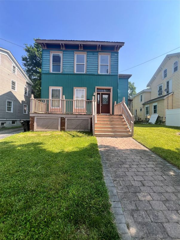 Backyard, Exterior, Facade, American Foursquare