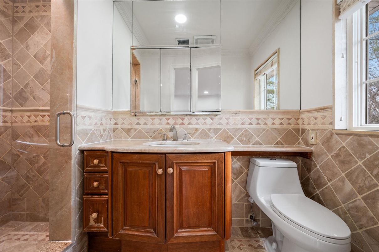 Bathroom, Interior, Recessed Lighting