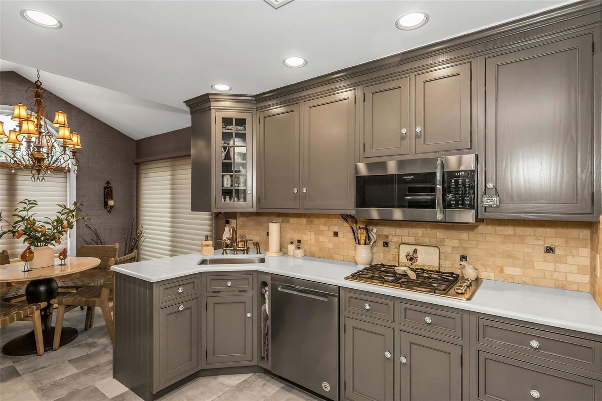 Chandelier, Dining room, Interior, Kitchen, Recessed Lighting