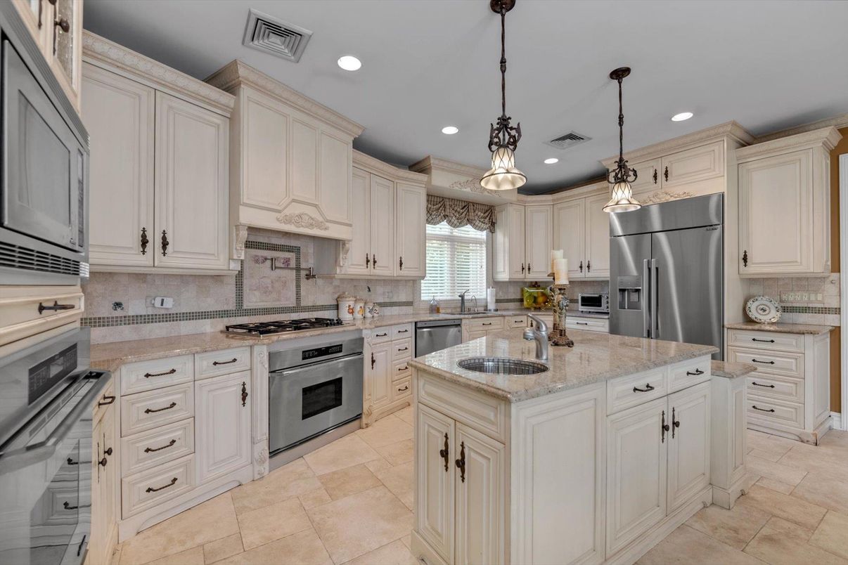 Interior, Kitchen, Pendant Lights, Recessed Lighting, Stainless Steel Appliances