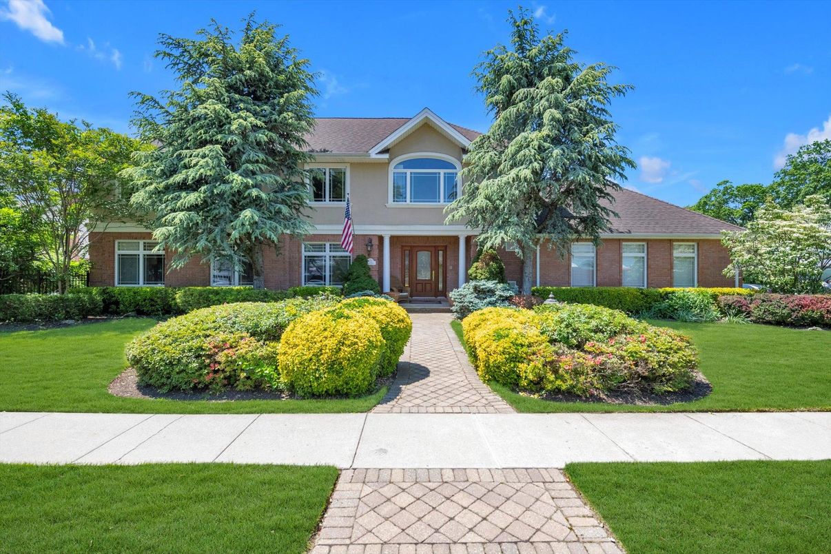 Exterior, Facade, Brick Facade, Brick Traditional