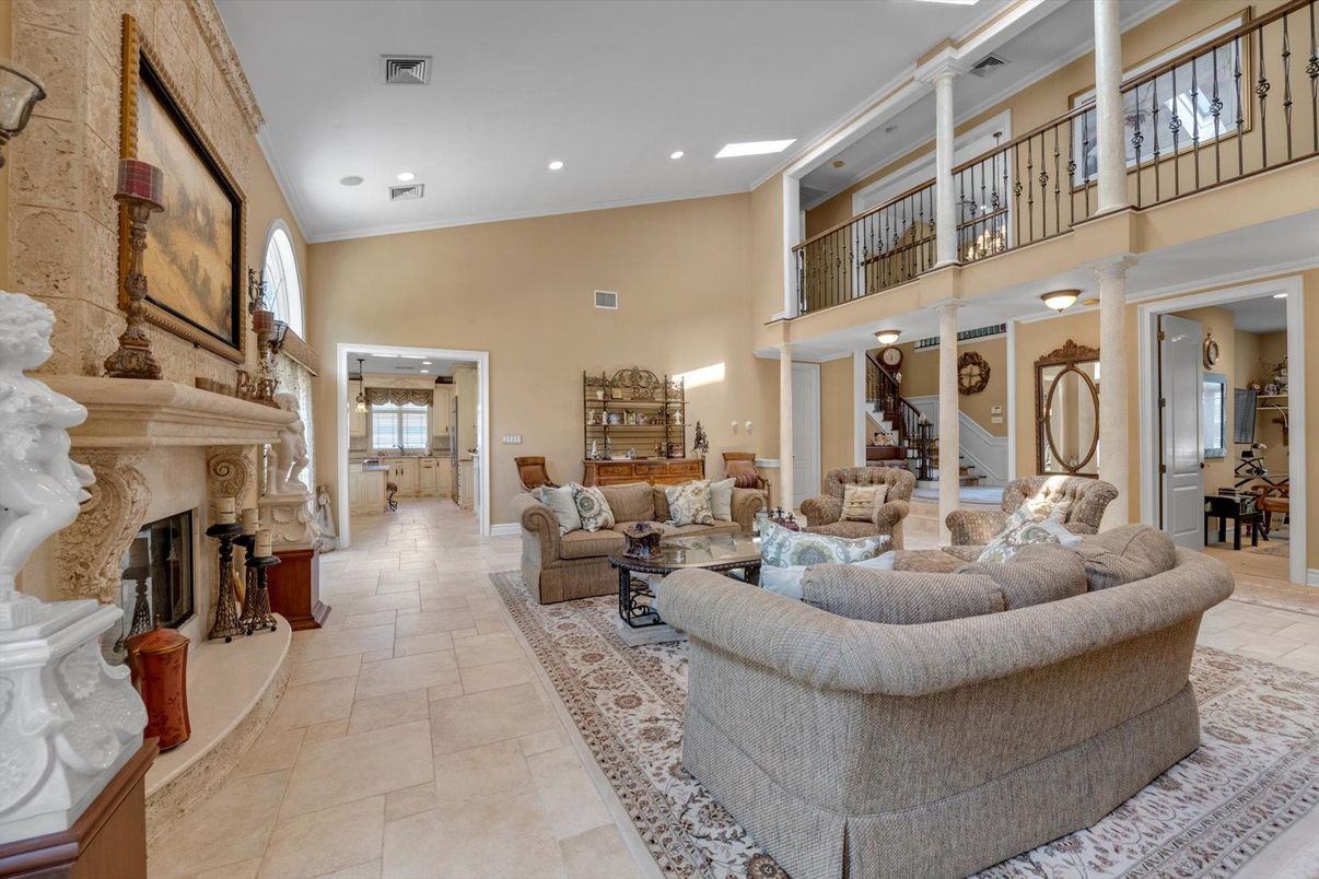 Fireplace, Interior, Living room, Recessed Lighting