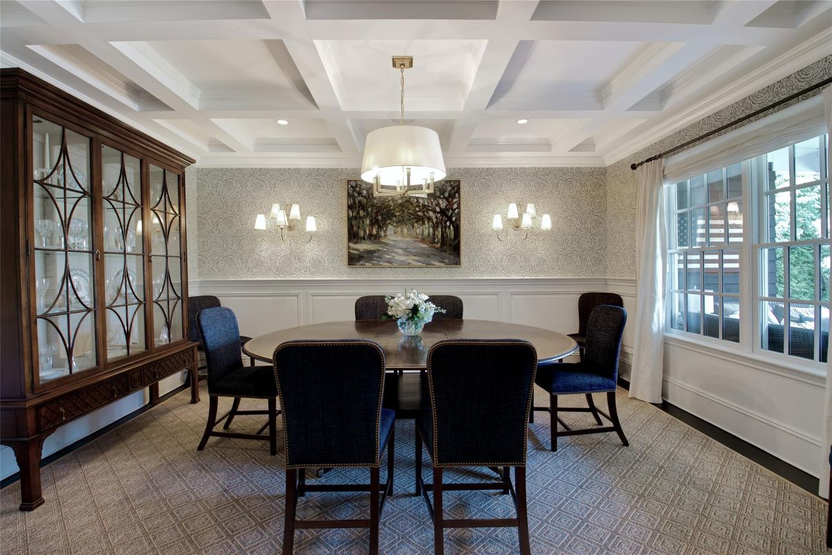 Dining room, Interior, Recessed Lighting