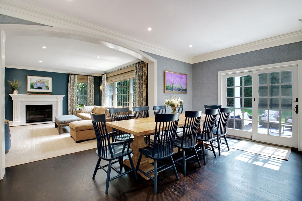 Dining room, Fireplace, Interior, Recessed Lighting, Wood Texture Flooring