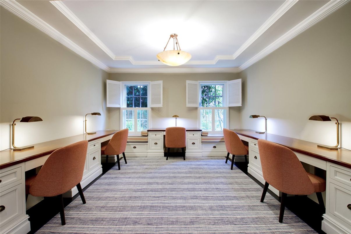 Home Office, Interior