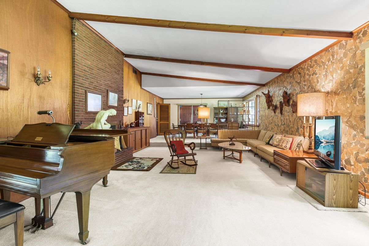 Dining room, Interior, Living room, Pendant Lights, Piano, Stone Walls, Wooden Beams, Wooden Walls