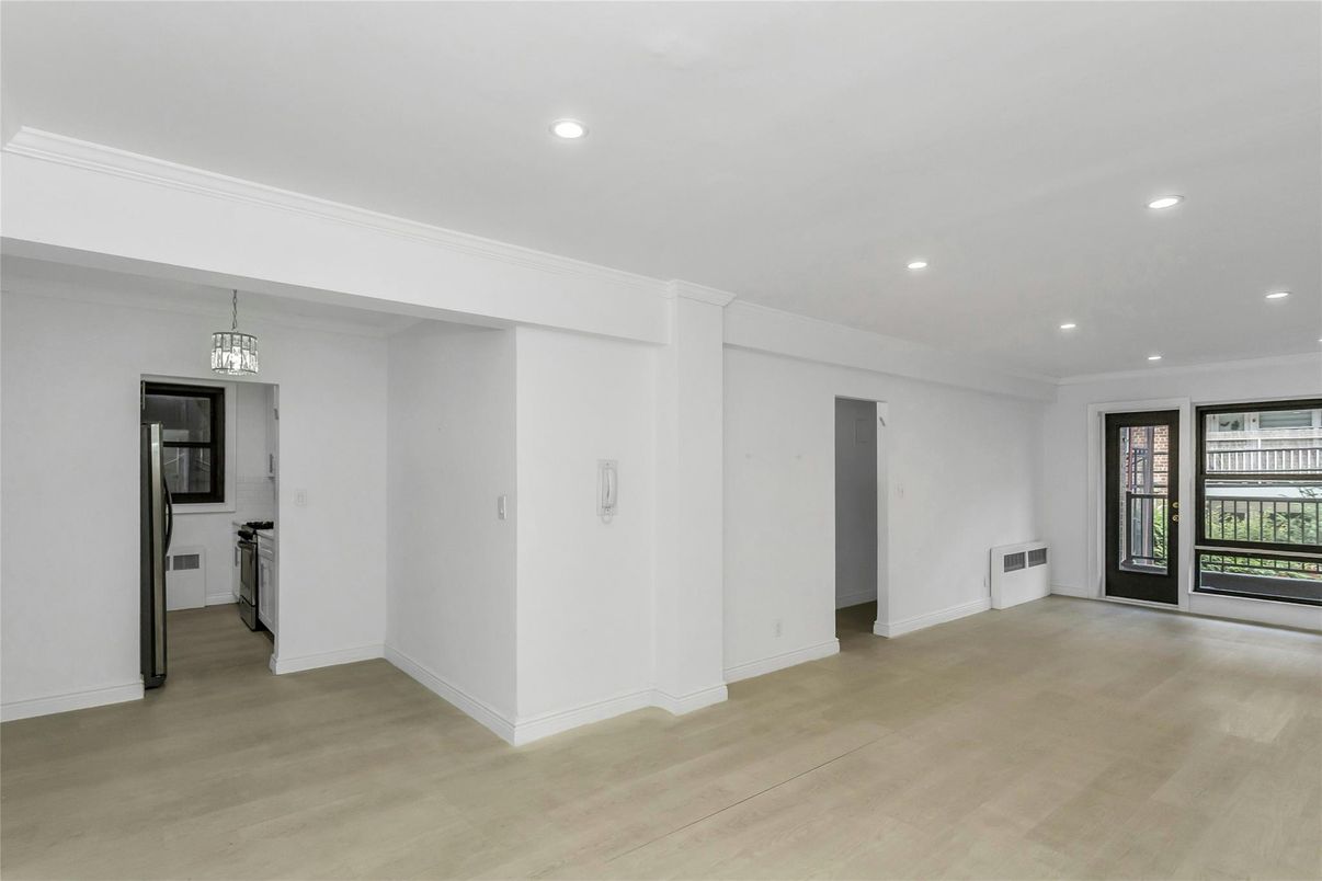 Empty room, Interior, Pendant Lights, Recessed Lighting, Wood Texture Flooring