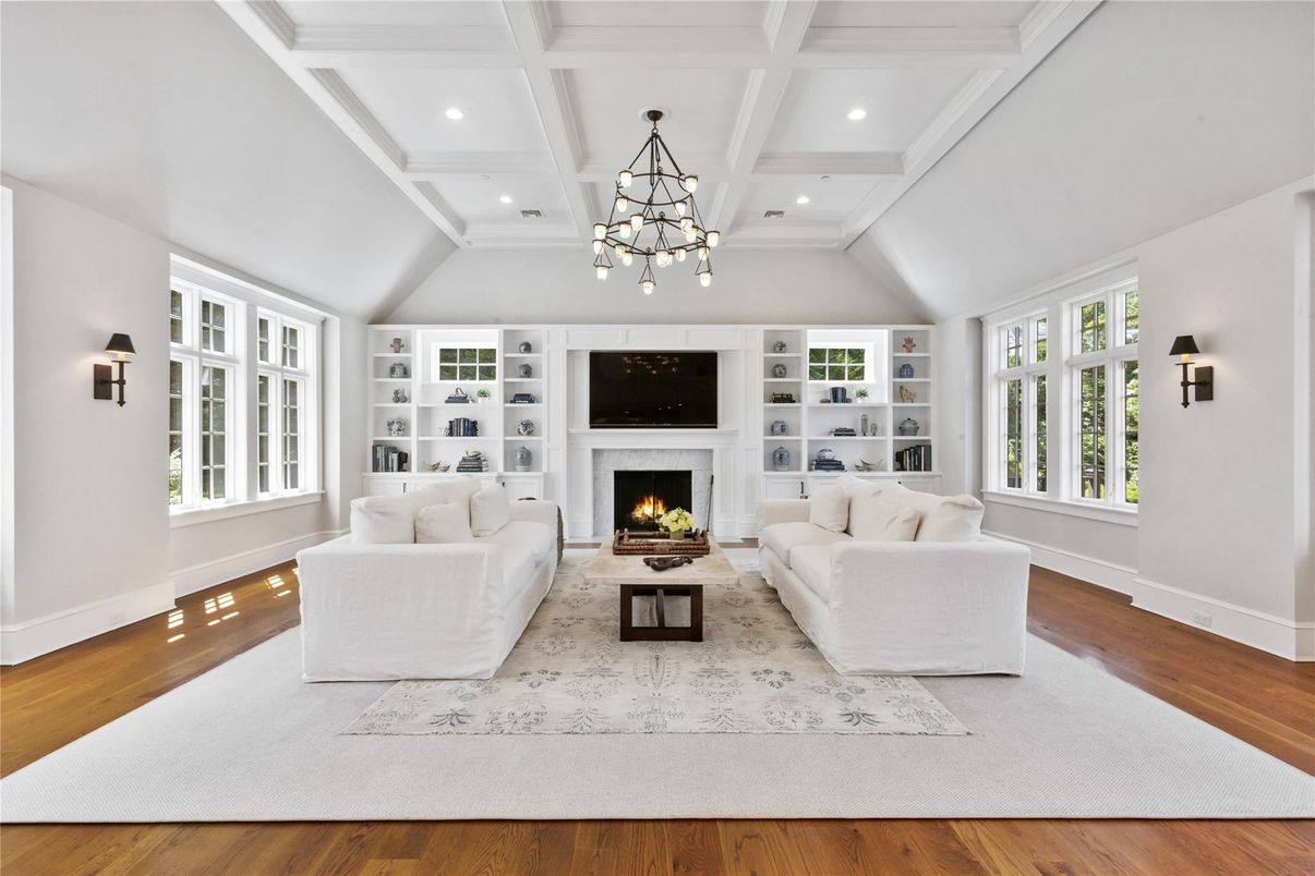 Fireplace, Interior, Living room, Pendant Lights, Recessed Lighting, Wood Texture Flooring
