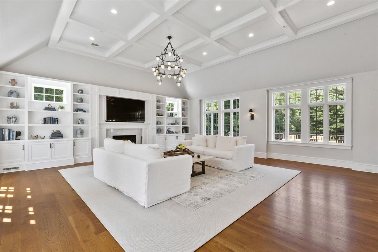 Fireplace, Interior, Living room, Pendant Lights, Recessed Lighting, Wood Texture Flooring