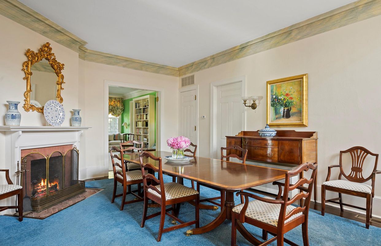 Dining room, Fireplace, Interior