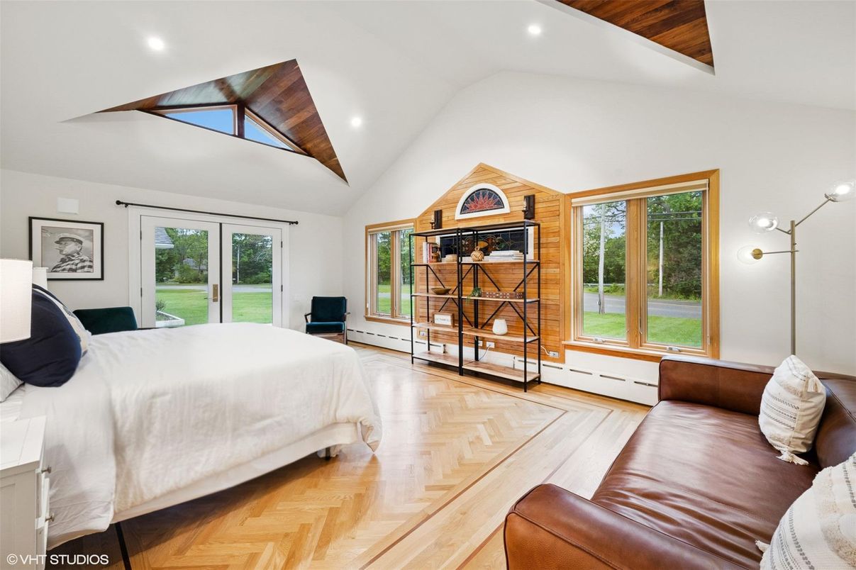 Bedroom, Interior, Recessed Lighting, Wooden Ceilings, Wood Texture Flooring