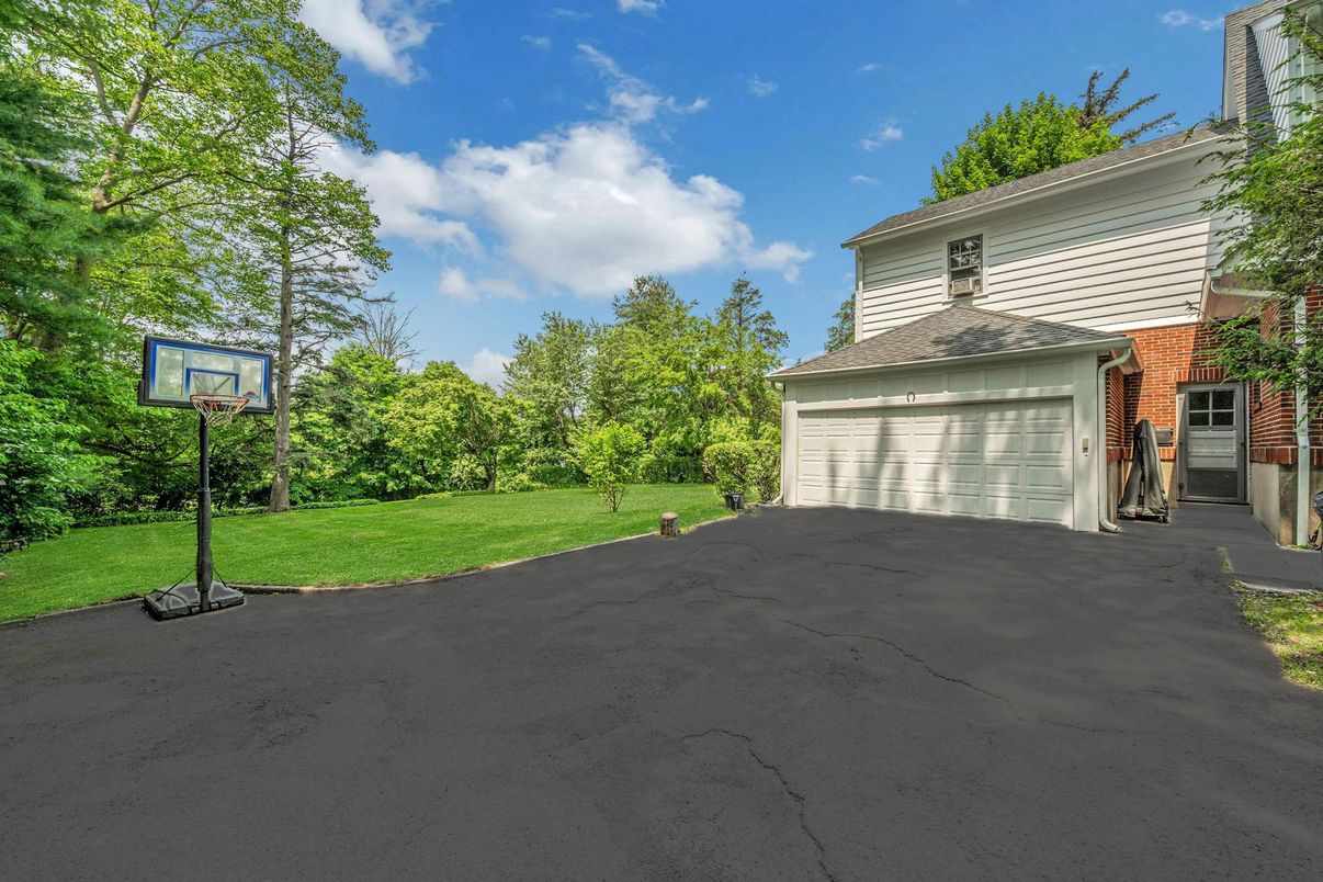Detached Garage, Exterior