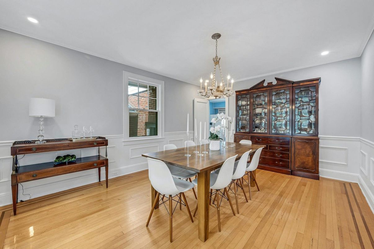 Chandelier, Dining room, Interior, Recessed Lighting, Wood Texture Flooring
