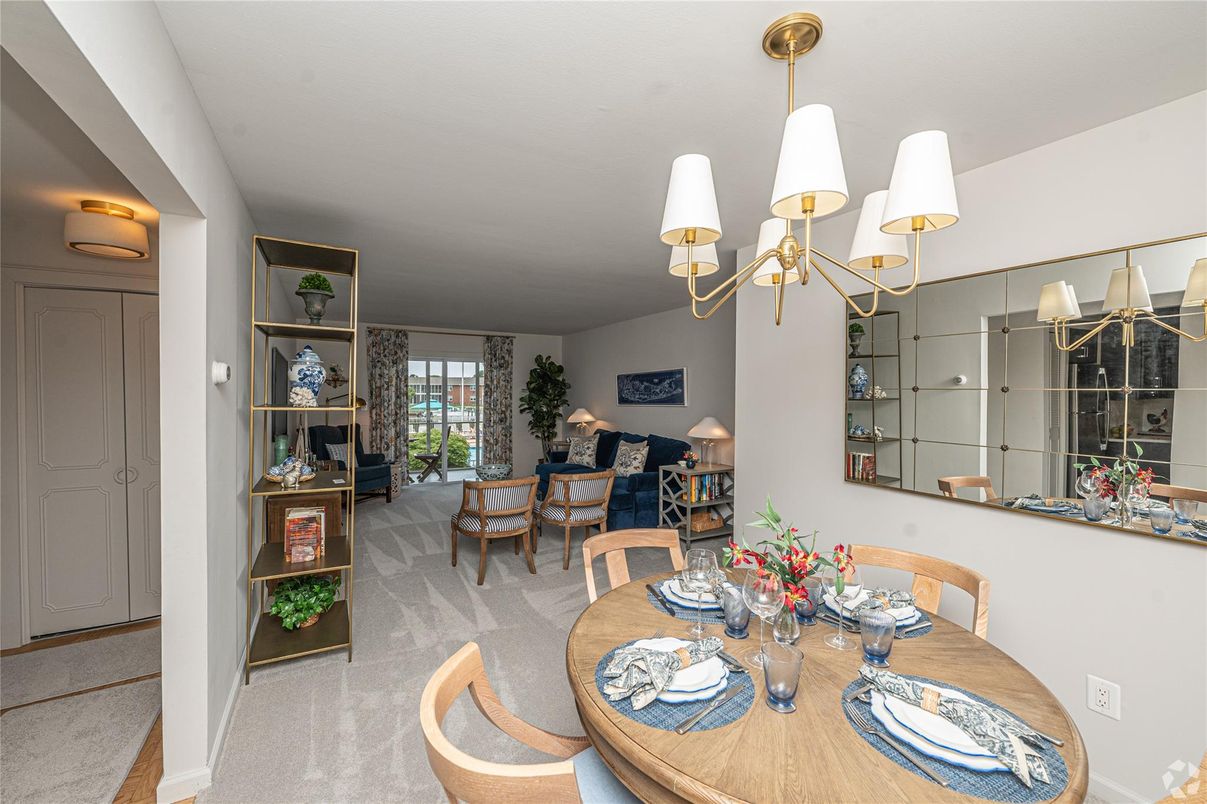 Chandelier, Dining room, Interior, Living room