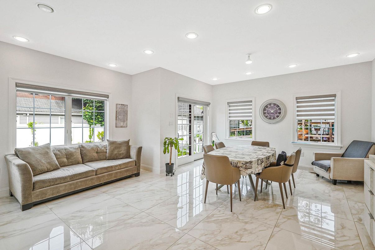 Dining room, Interior, Marble, Recessed Lighting