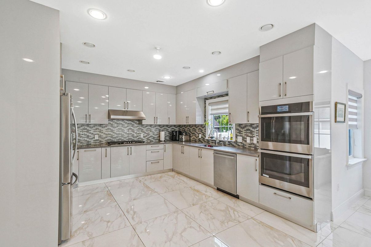 Interior, Kitchen, Marble, Recessed Lighting, Stainless Steel Appliances