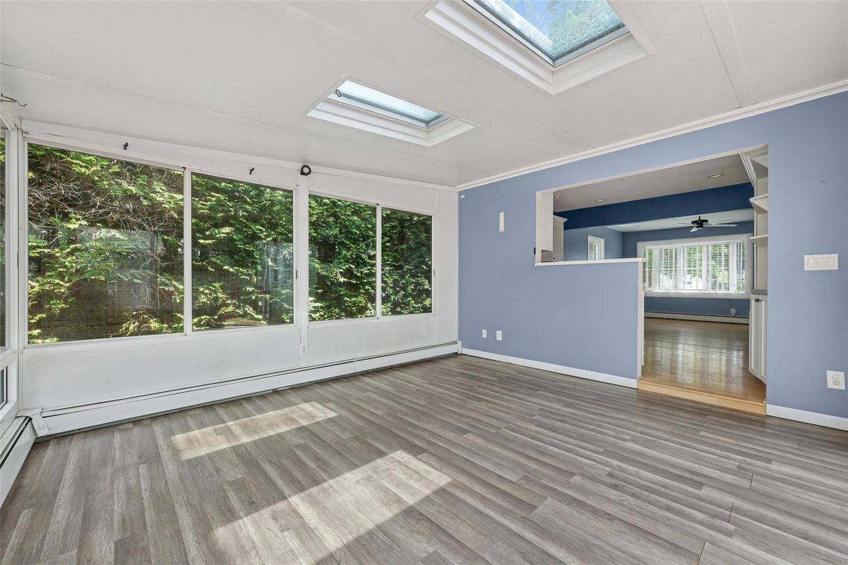Empty room, Interior, Sun Room, Wood Texture Flooring