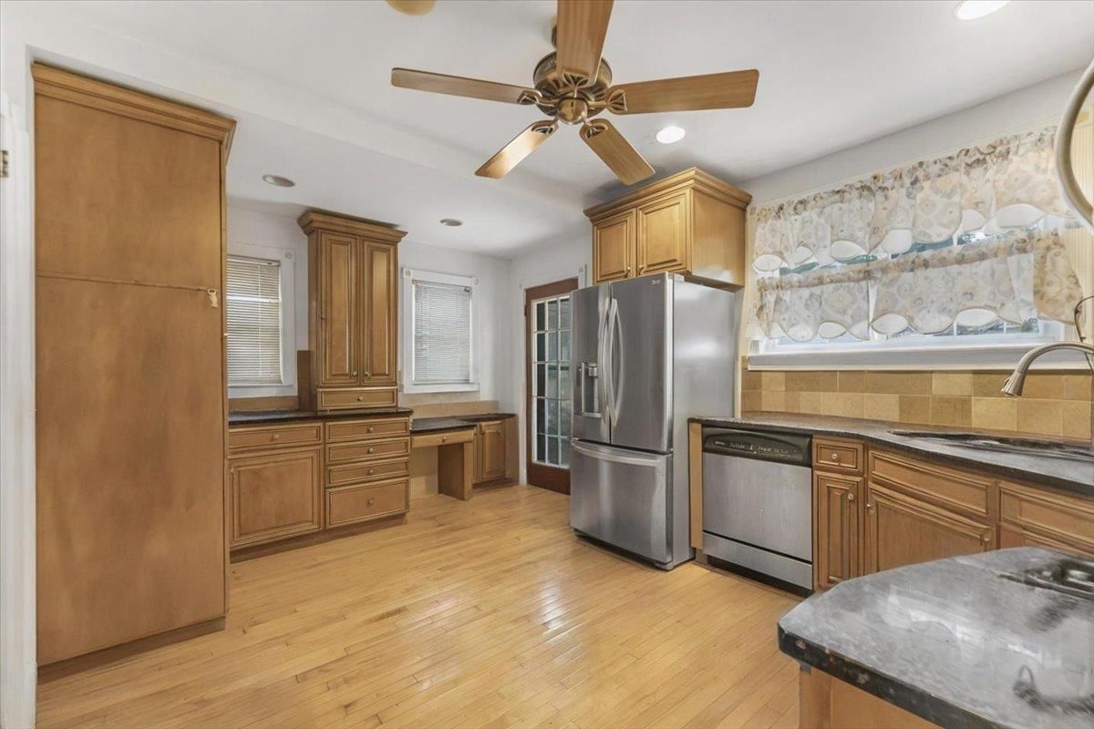 Interior, Kitchen, Recessed Lighting, Wood Texture Flooring