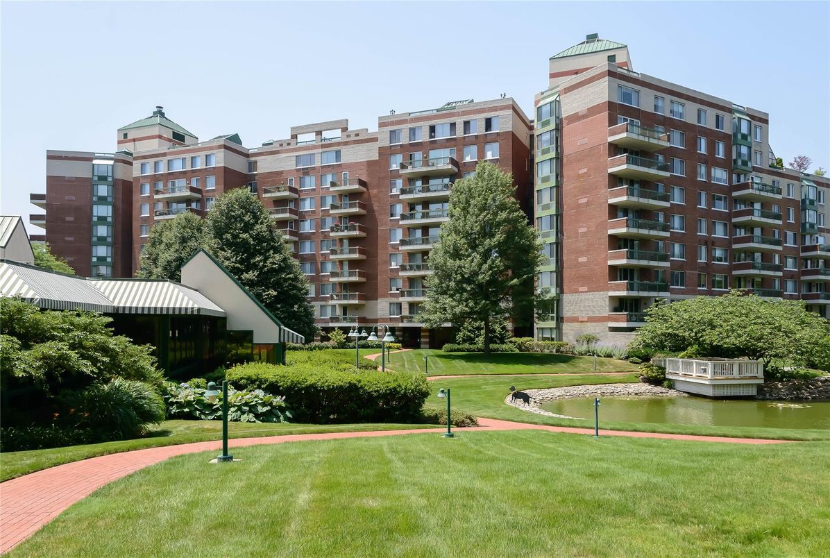 Backyard, Exterior, Facade, Condo Building