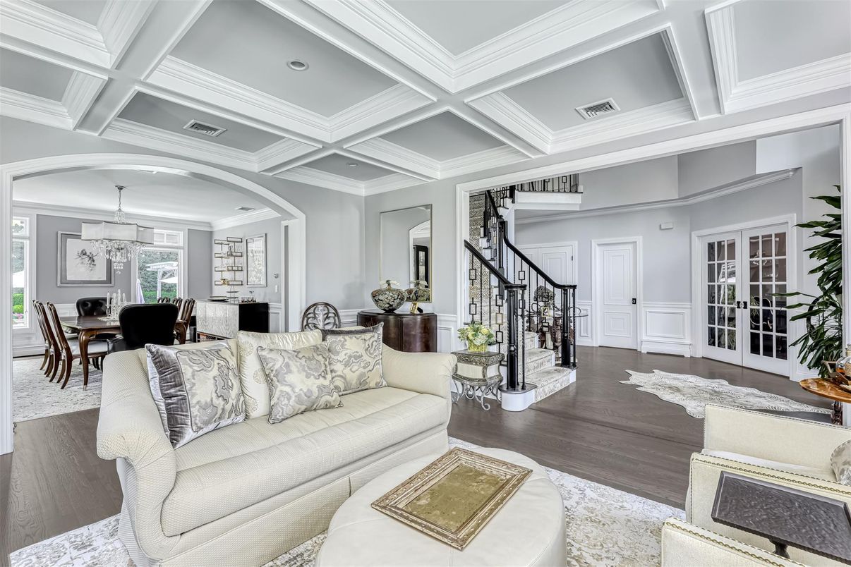 Dining room, Interior, Living room, Pendant Lights, Recessed Lighting, Wood Texture Flooring