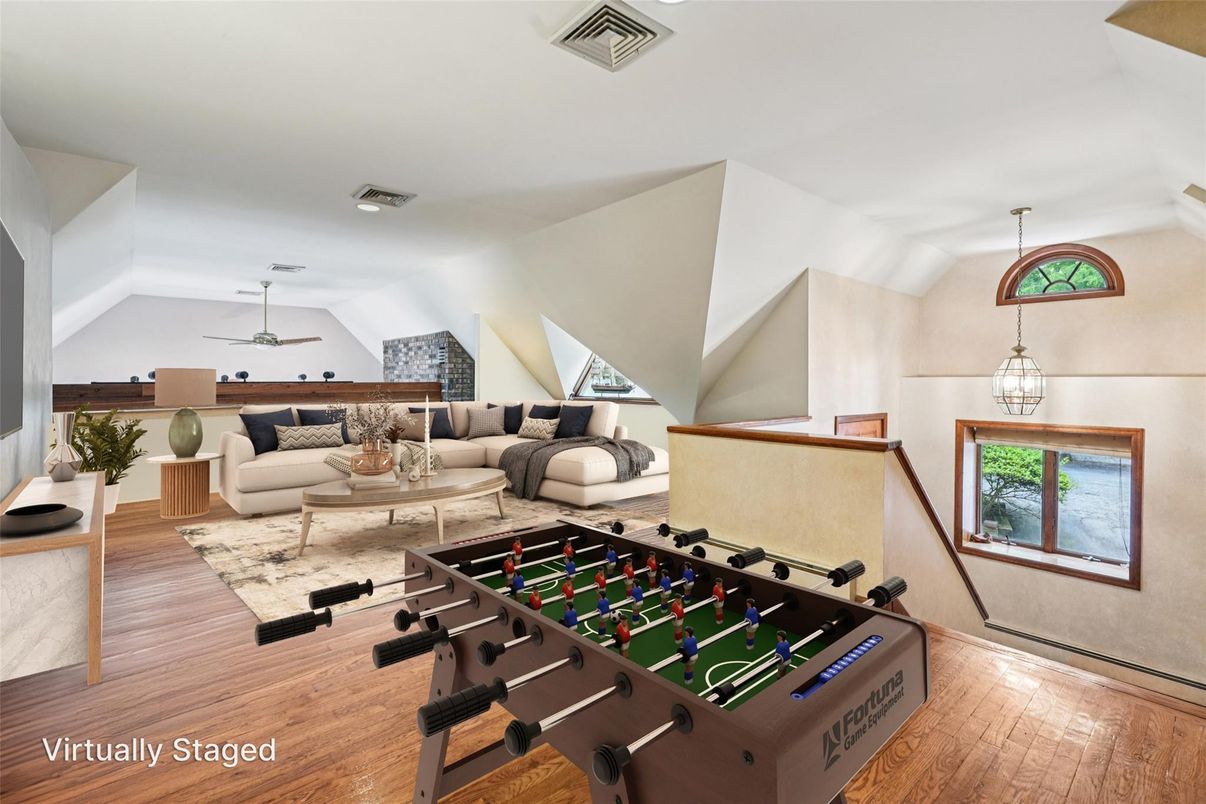Game Room, Interior, Living room, Pendant Lights, Wood Texture Flooring