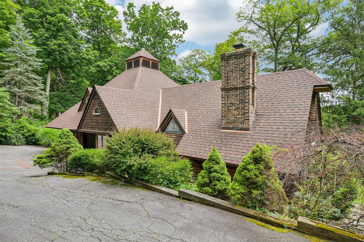 Exterior, Facade, Tudor Revival