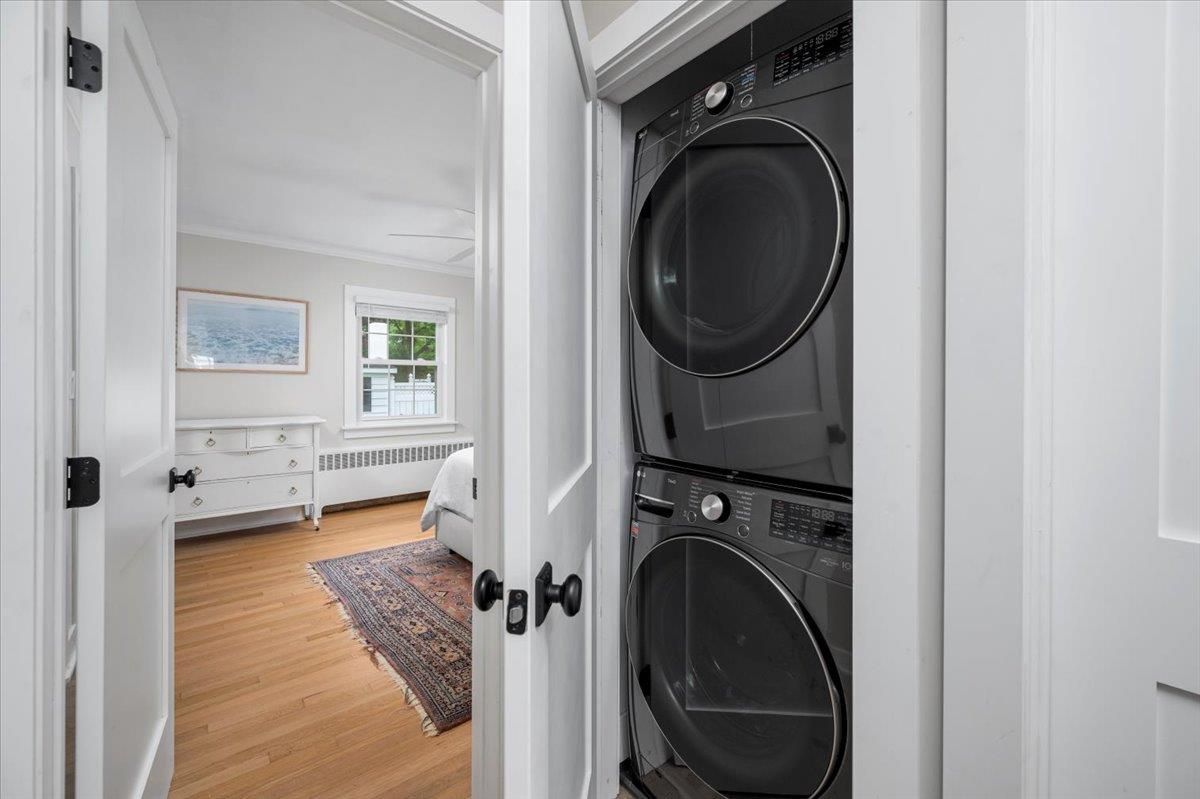 Interior, Utility Closets, Washer, Wood Texture Flooring