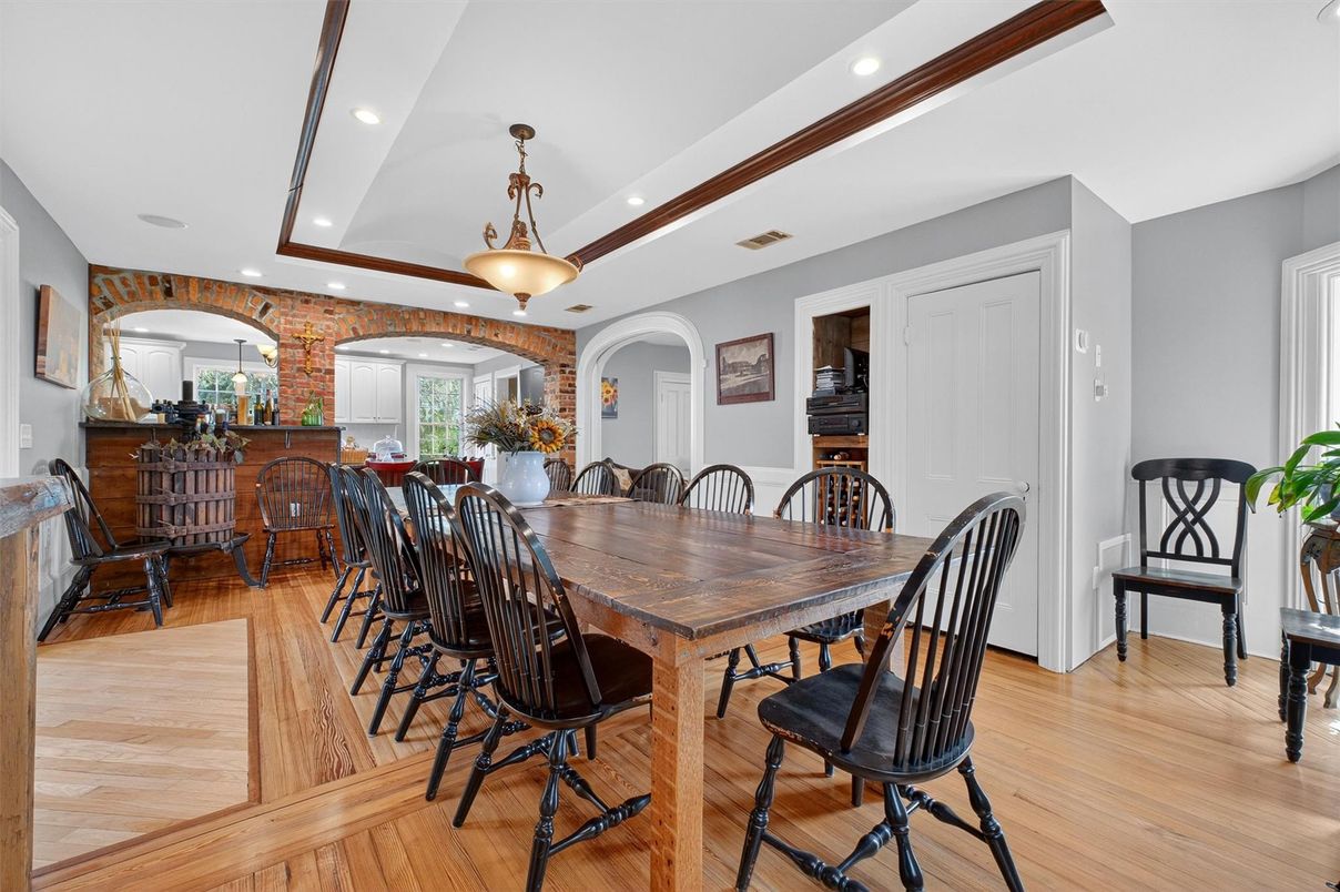 Dining room, Interior, Pendant Lights, Recessed Lighting, Stone Walls, Wood Texture Flooring