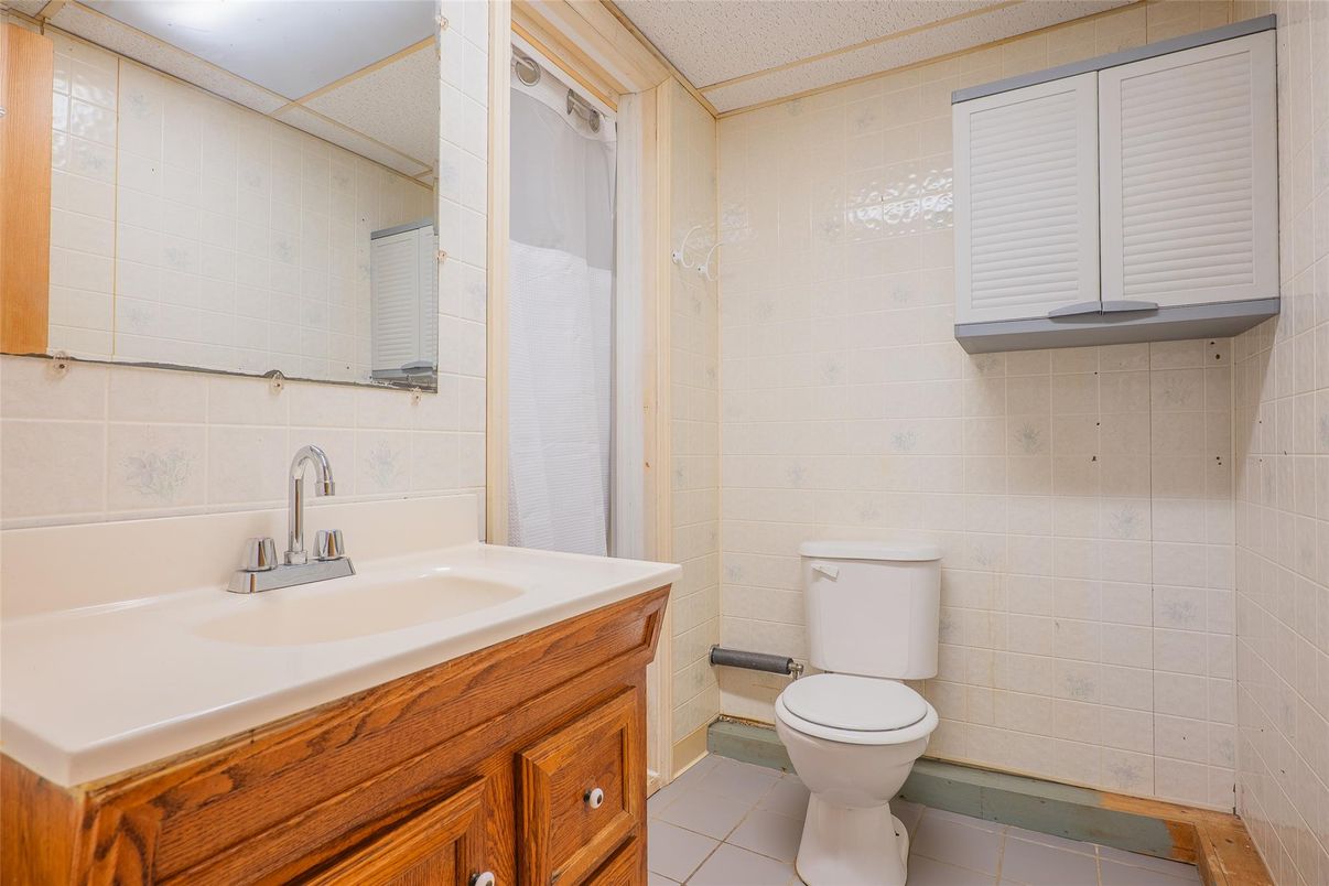 Bathroom, Interior