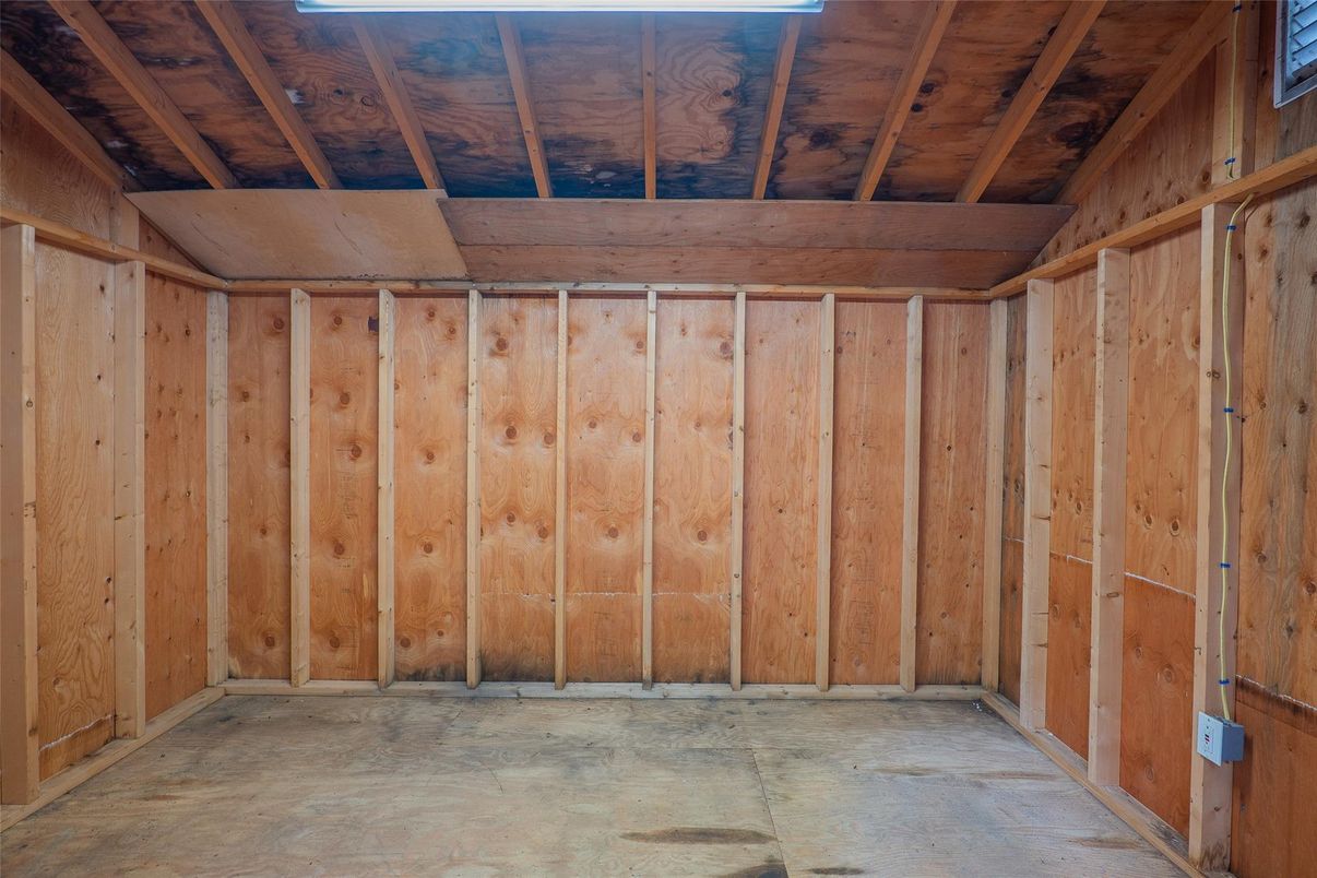 Empty room, Interior, Wooden Beams, Wooden Ceilings, Wooden Walls