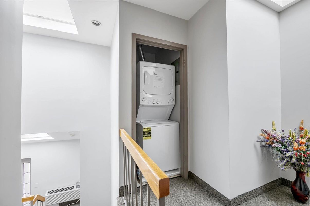Interior, Recessed Lighting, Utility Closets, Washer