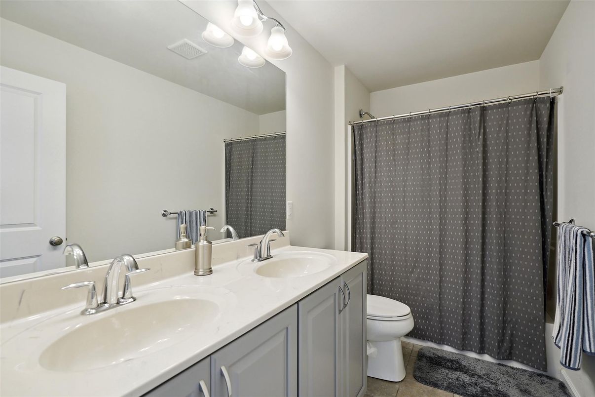 Bathroom, Dual Sink Vanities, Interior