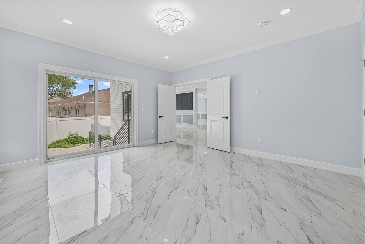 Empty room, Interior, Marble, Recessed Lighting