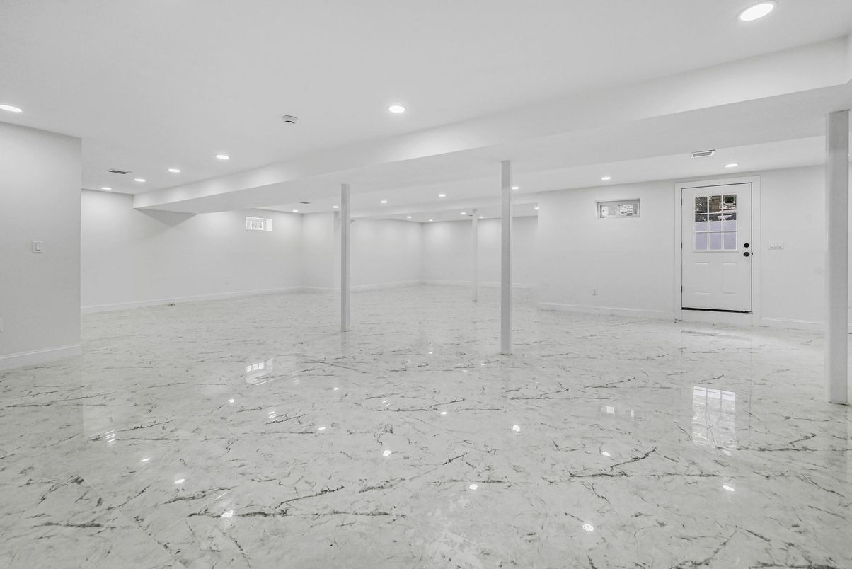 Empty room, Interior, Marble, Recessed Lighting