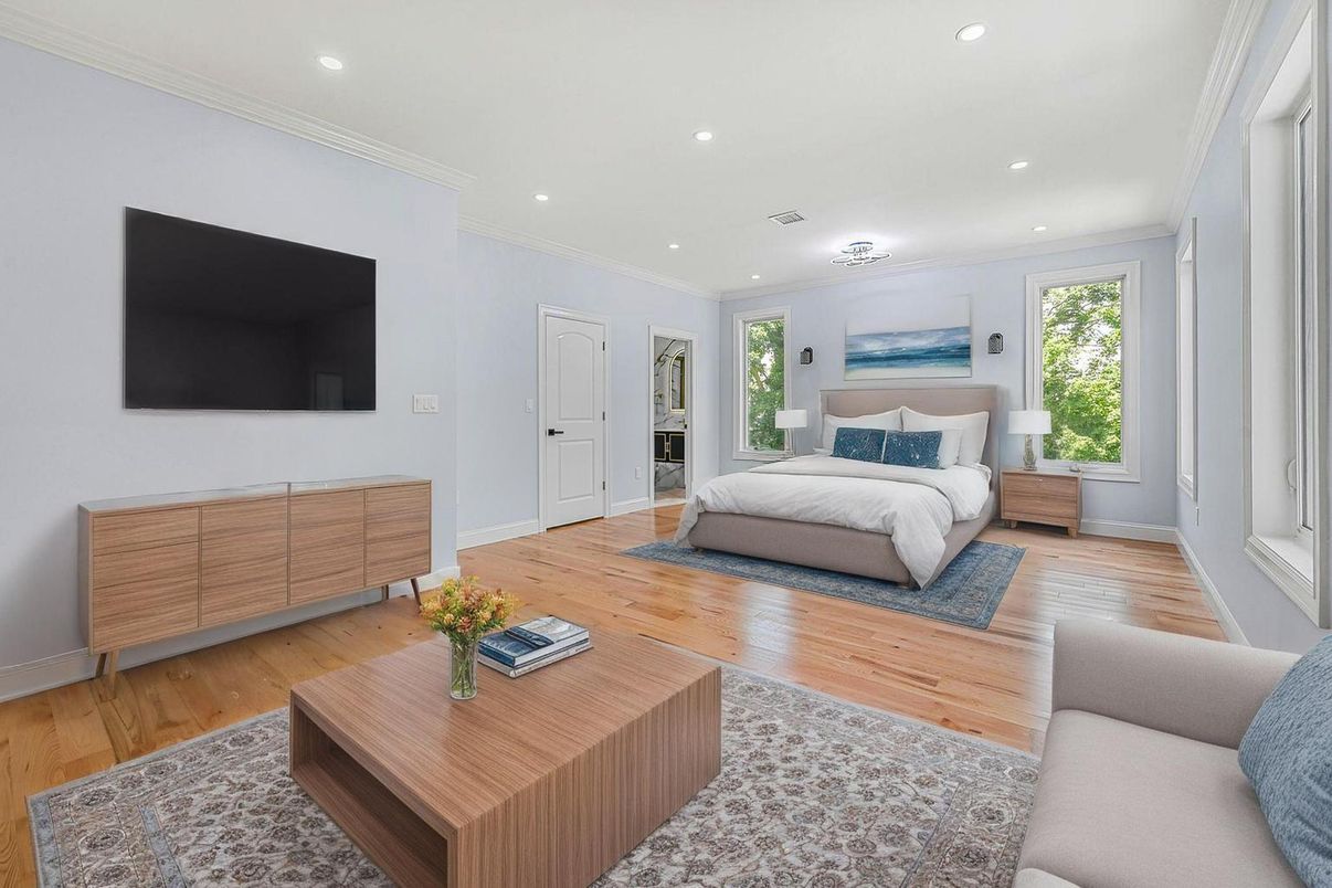 Bedroom, Interior, Living room, Recessed Lighting, Wood Texture Flooring