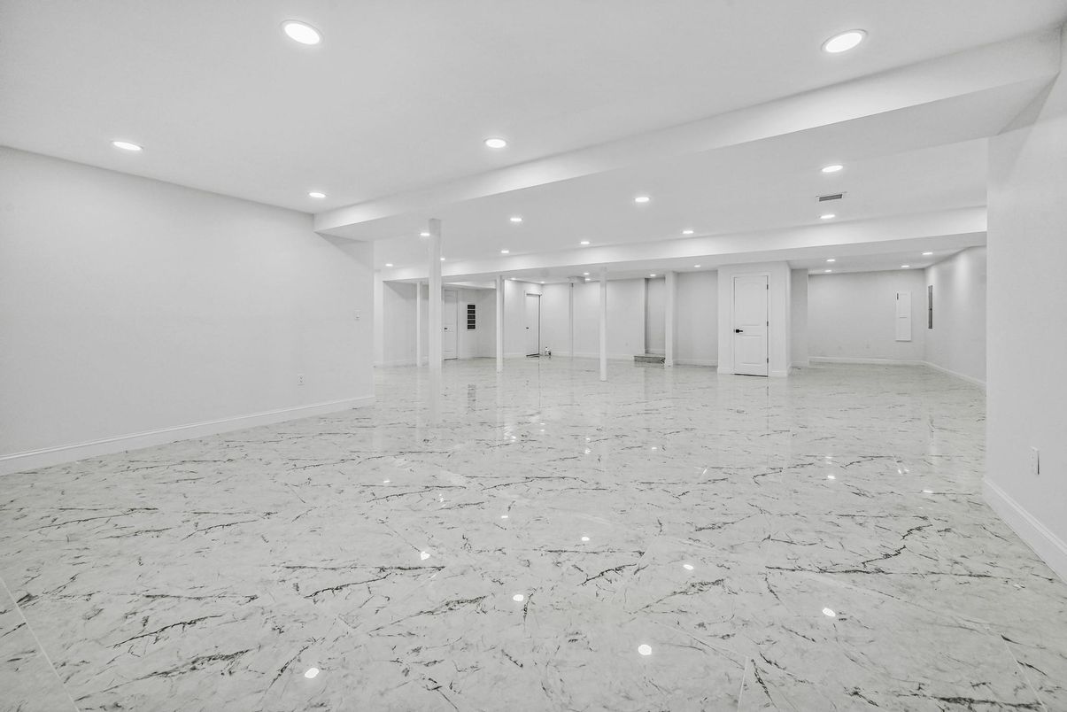 Empty room, Interior, Marble, Recessed Lighting