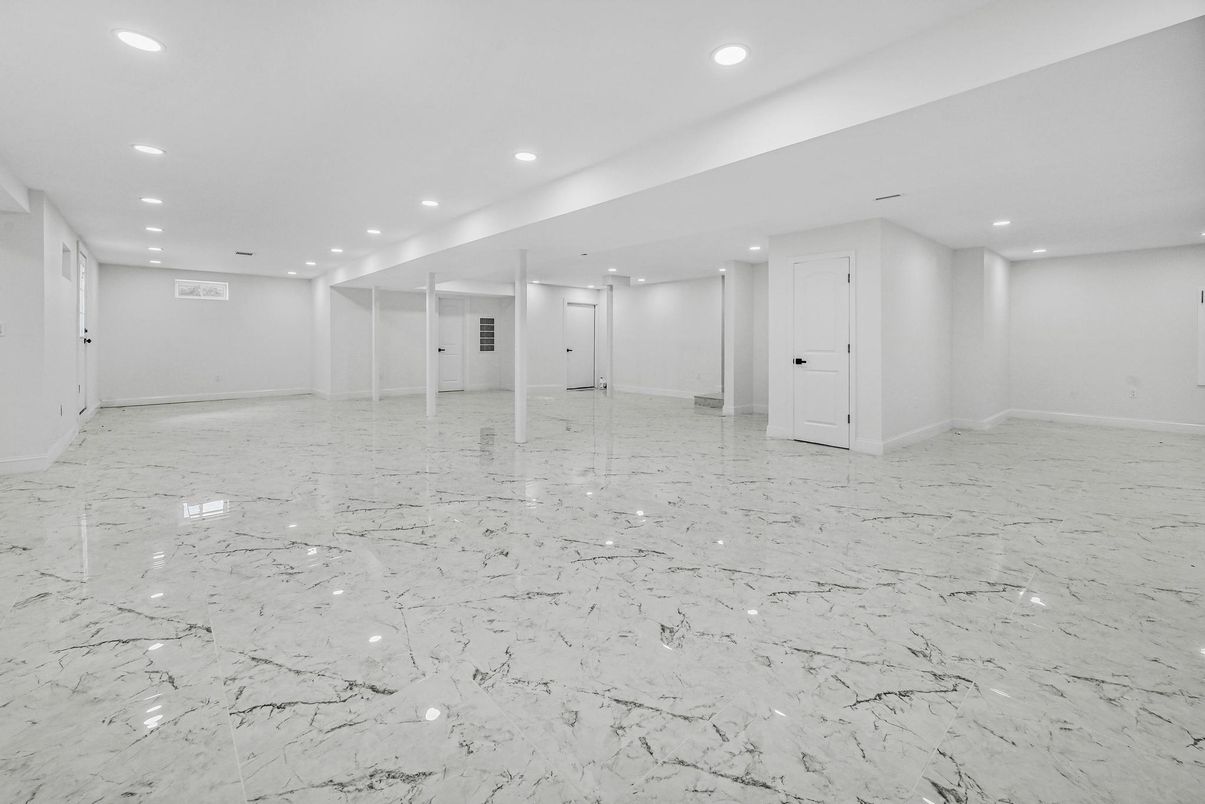 Empty room, Interior, Marble, Recessed Lighting