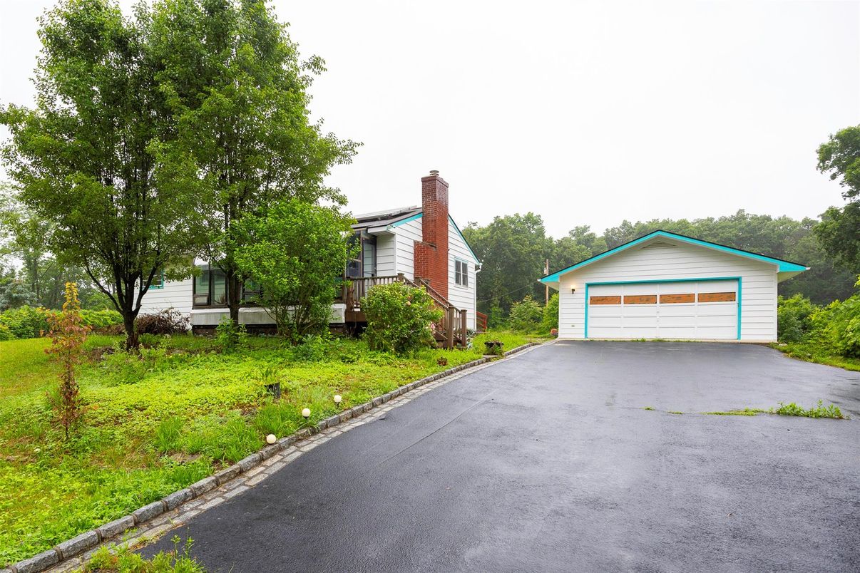 Backyard, Detached Garage, Exterior