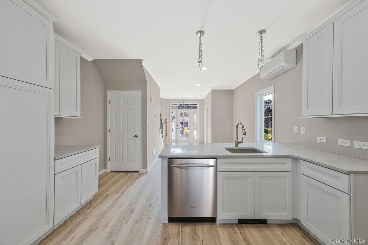 Interior, Kitchen, Pendant Lights, Wood Texture Flooring