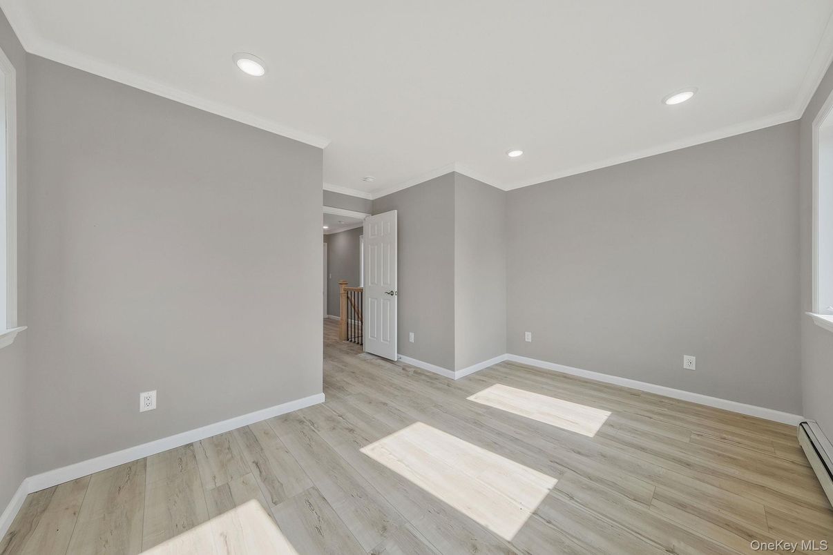 Empty room, Interior, Recessed Lighting, Wood Texture Flooring