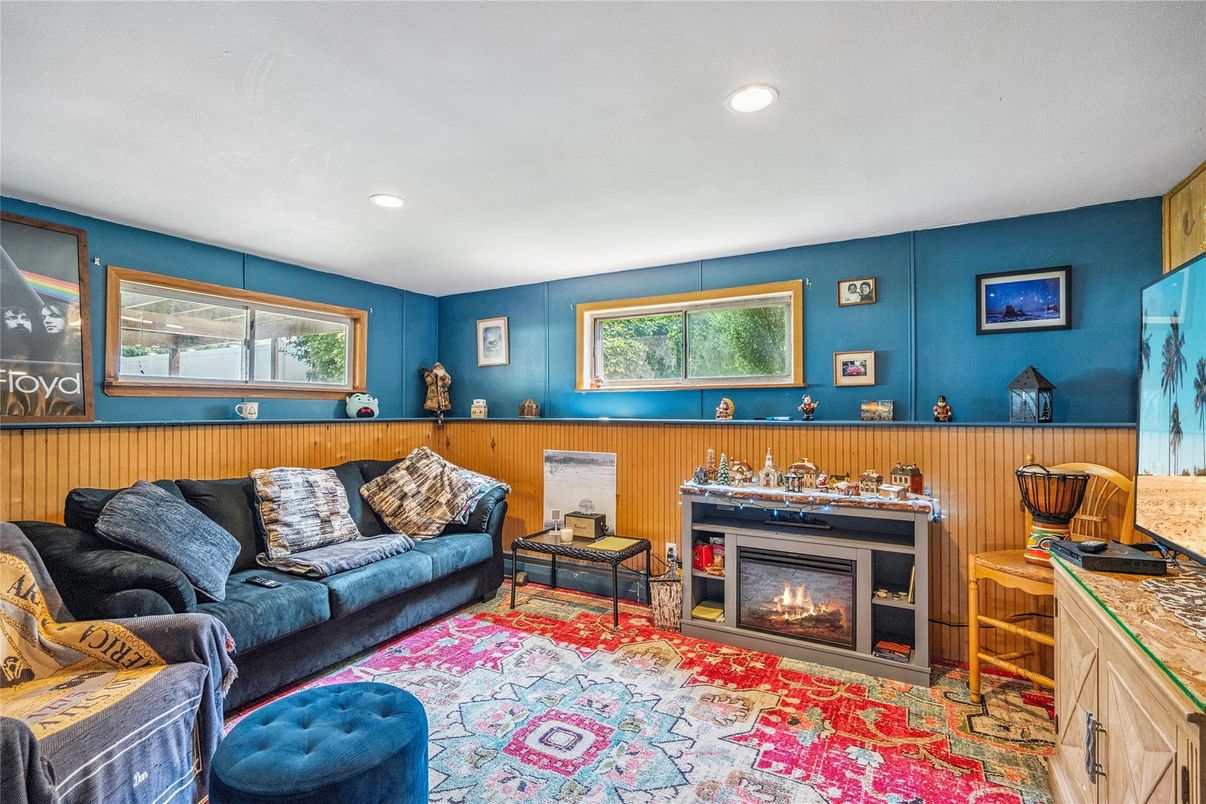 Fireplace, Interior, Living room, Recessed Lighting