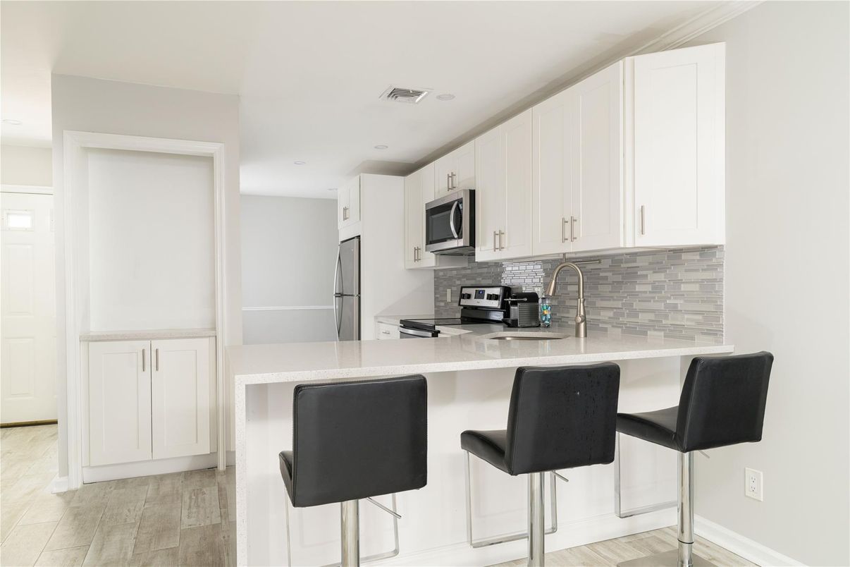 Interior, Kitchen, Recessed Lighting, Wood Texture Flooring