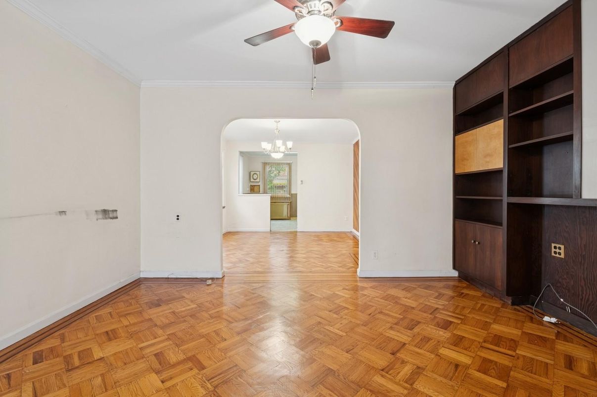 Chandelier, Empty room, Interior, Wood Texture Flooring