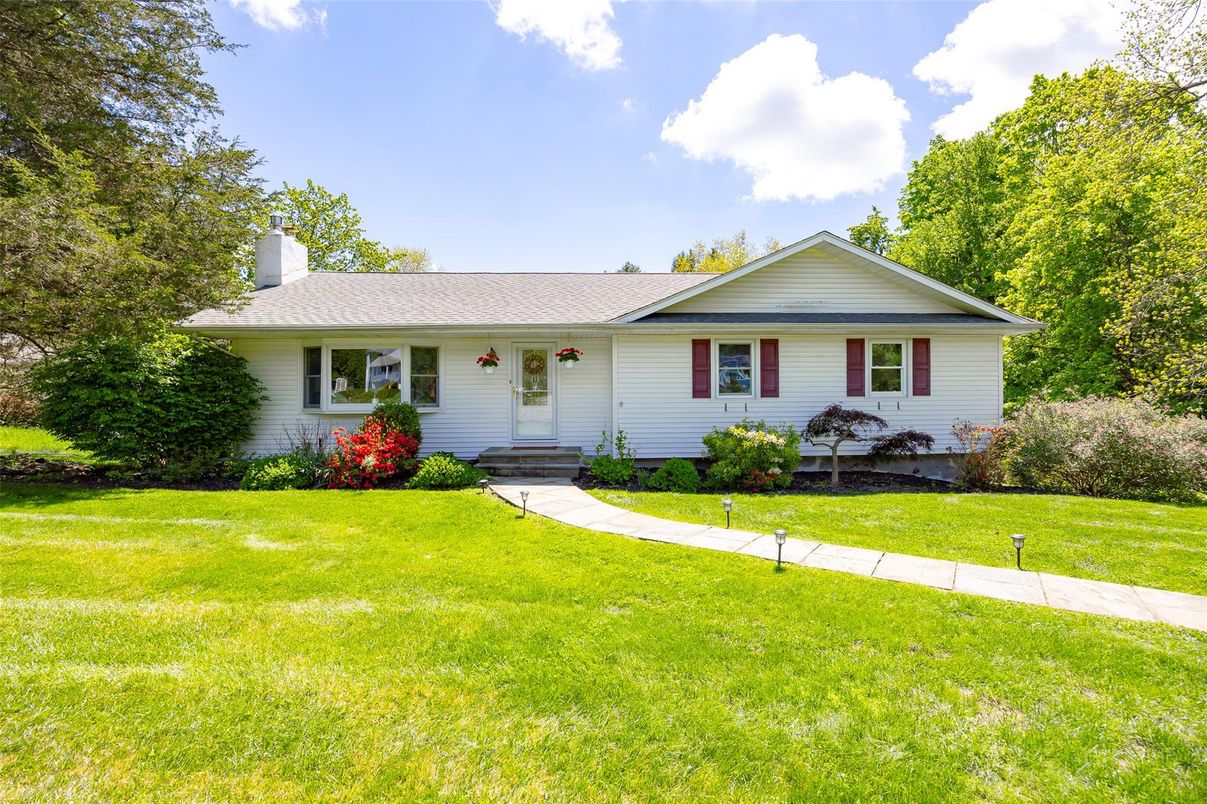 Backyard, Exterior, Facade, Ranch