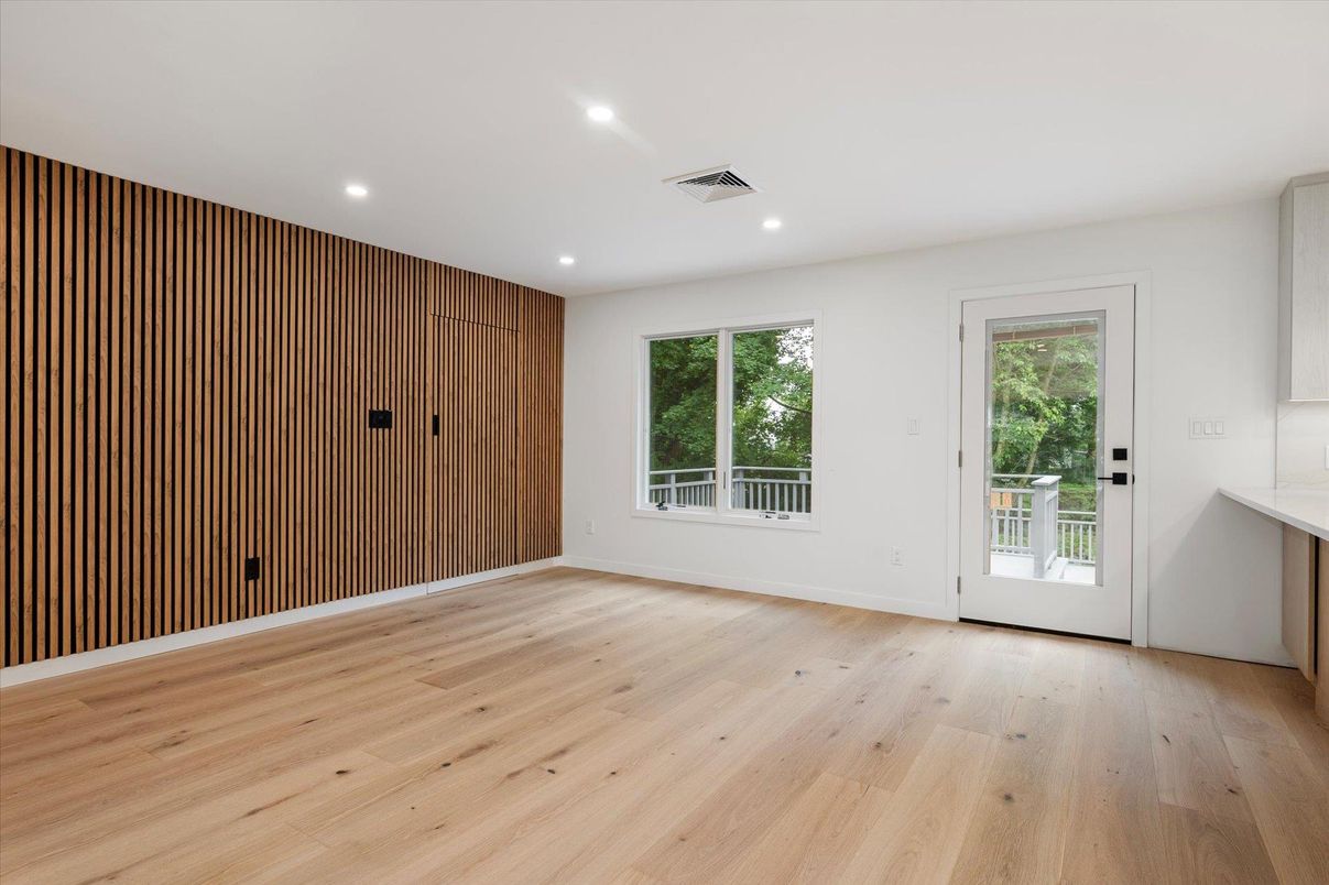 Empty room, Interior, Recessed Lighting, Wood Texture Flooring
