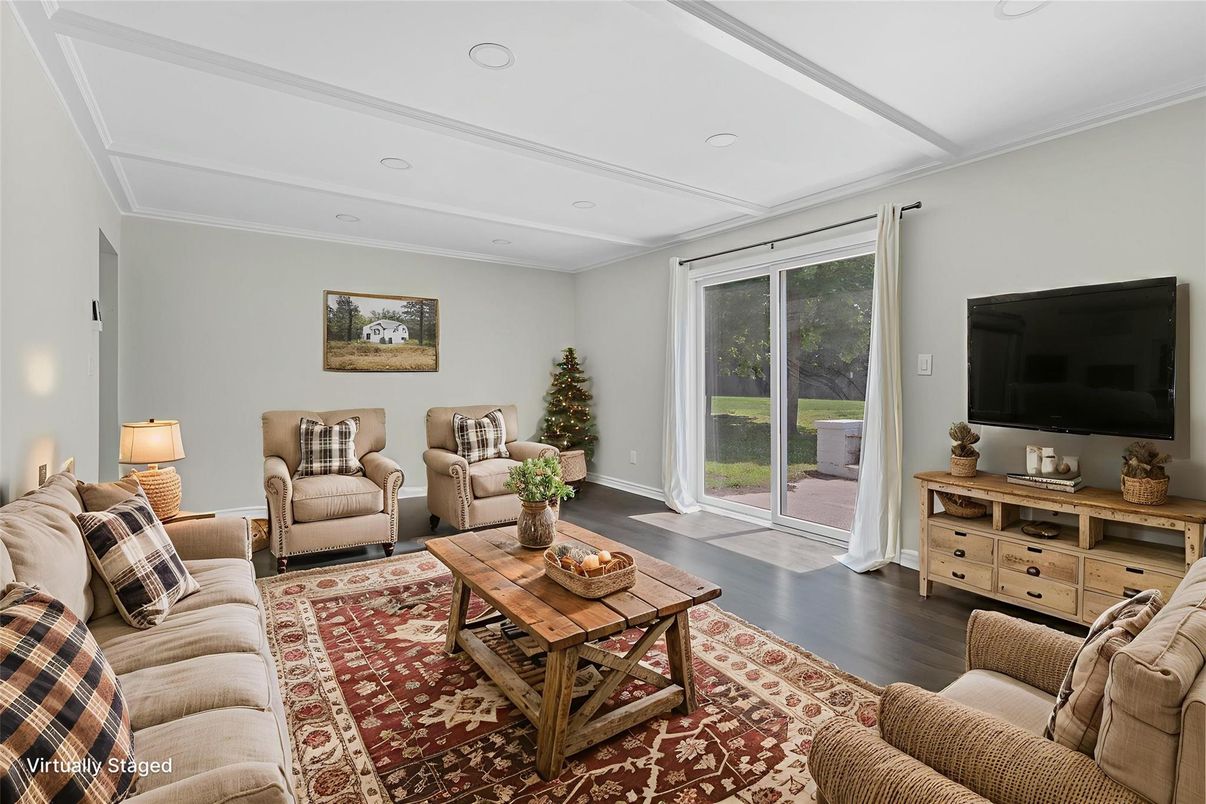 Interior, Living room, Recessed Lighting, Wood Texture Flooring