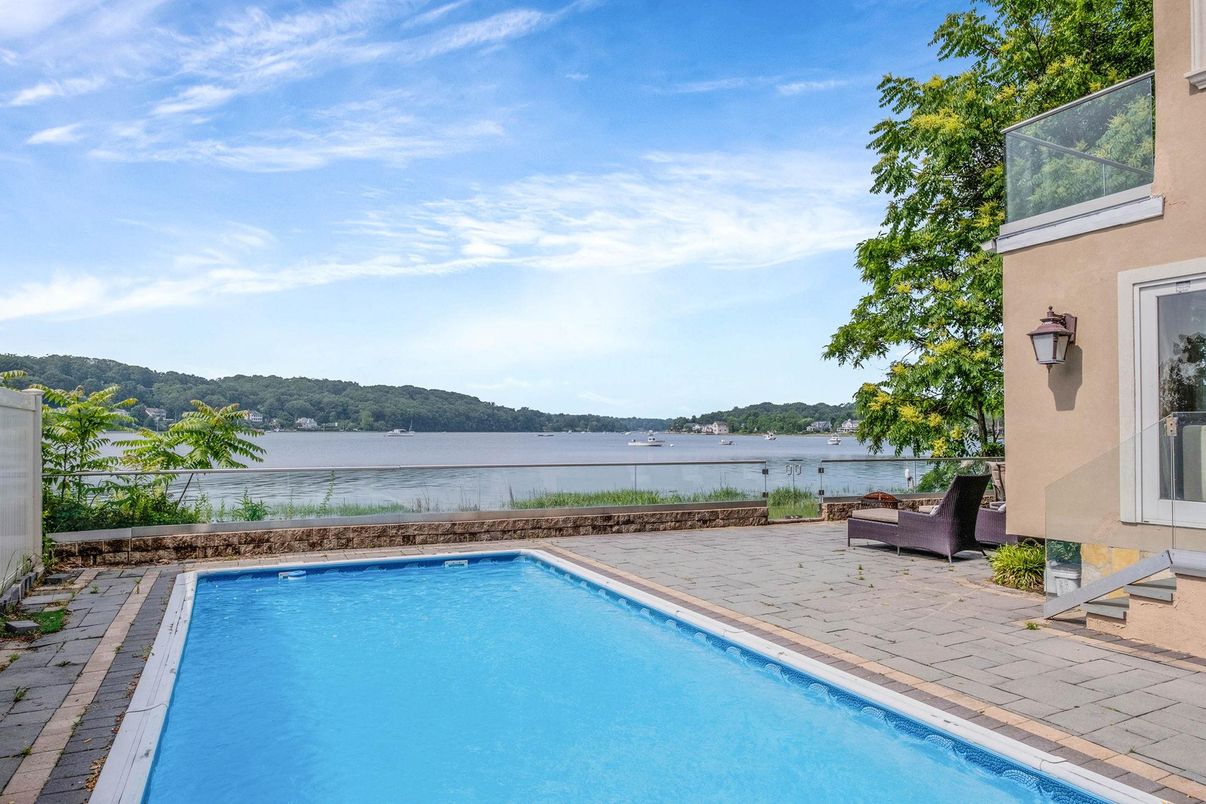 Exterior, Pool, Water