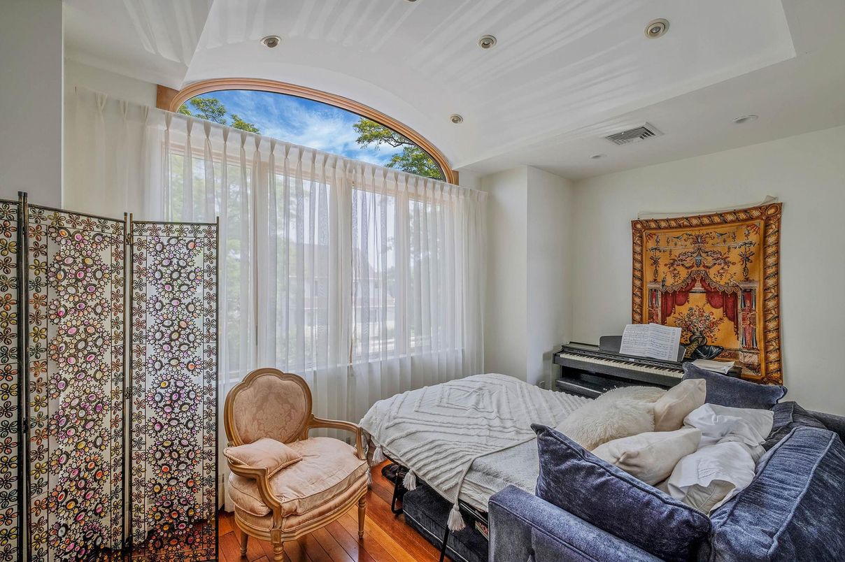 Bedroom, Interior, Piano, Recessed Lighting, Wood Texture Flooring